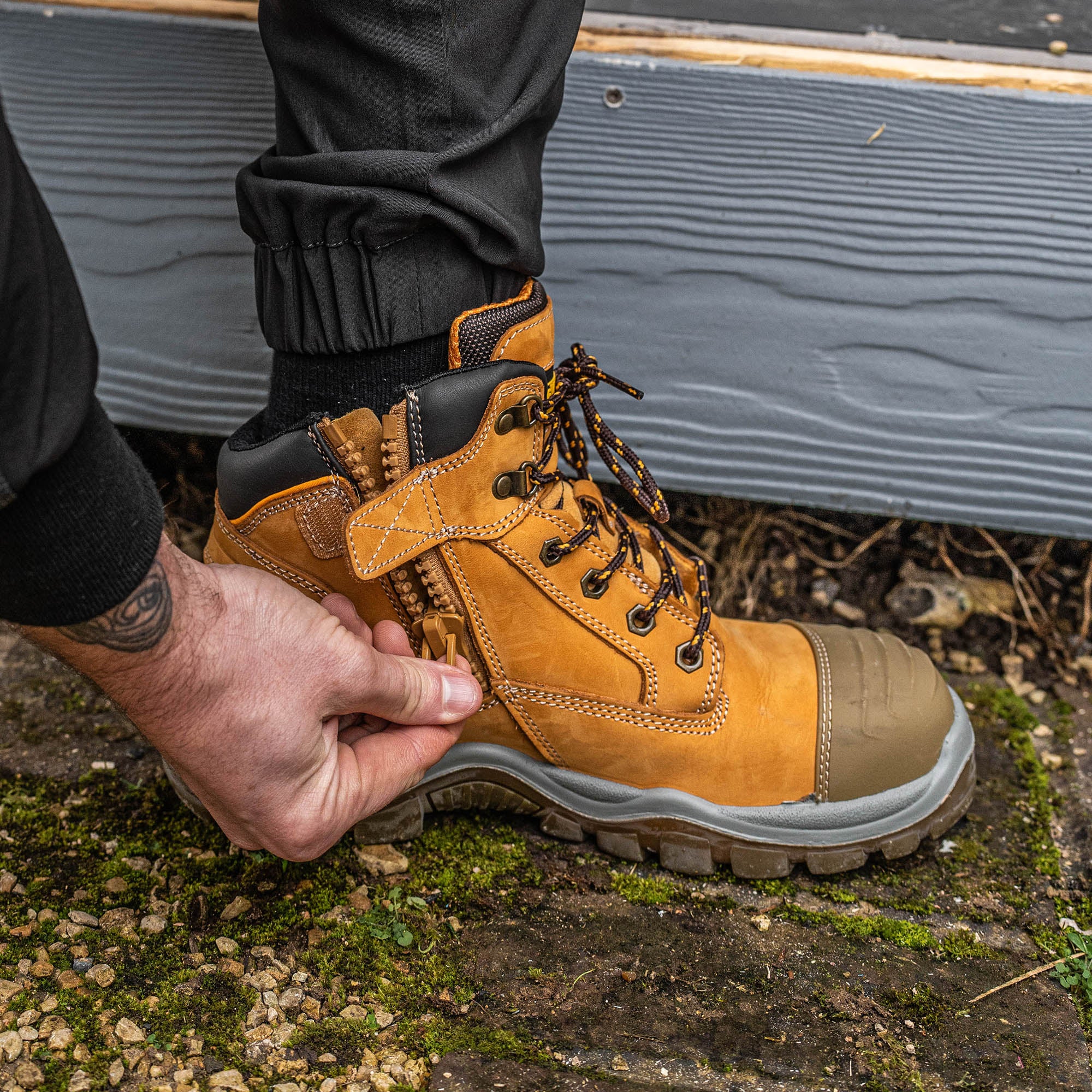 DEWALT Akron Men's Side Zip Steel Toe Safety Boot - Image 18