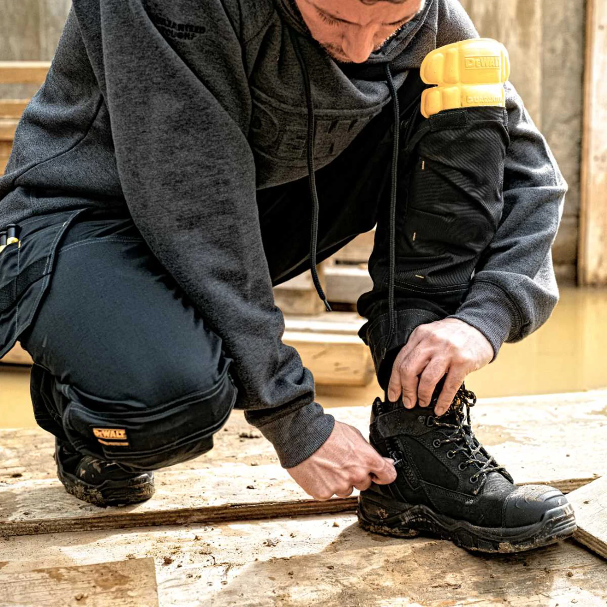 DEWALT Akron Men's Side Zip Steel Toe Safety Boot - Image 25