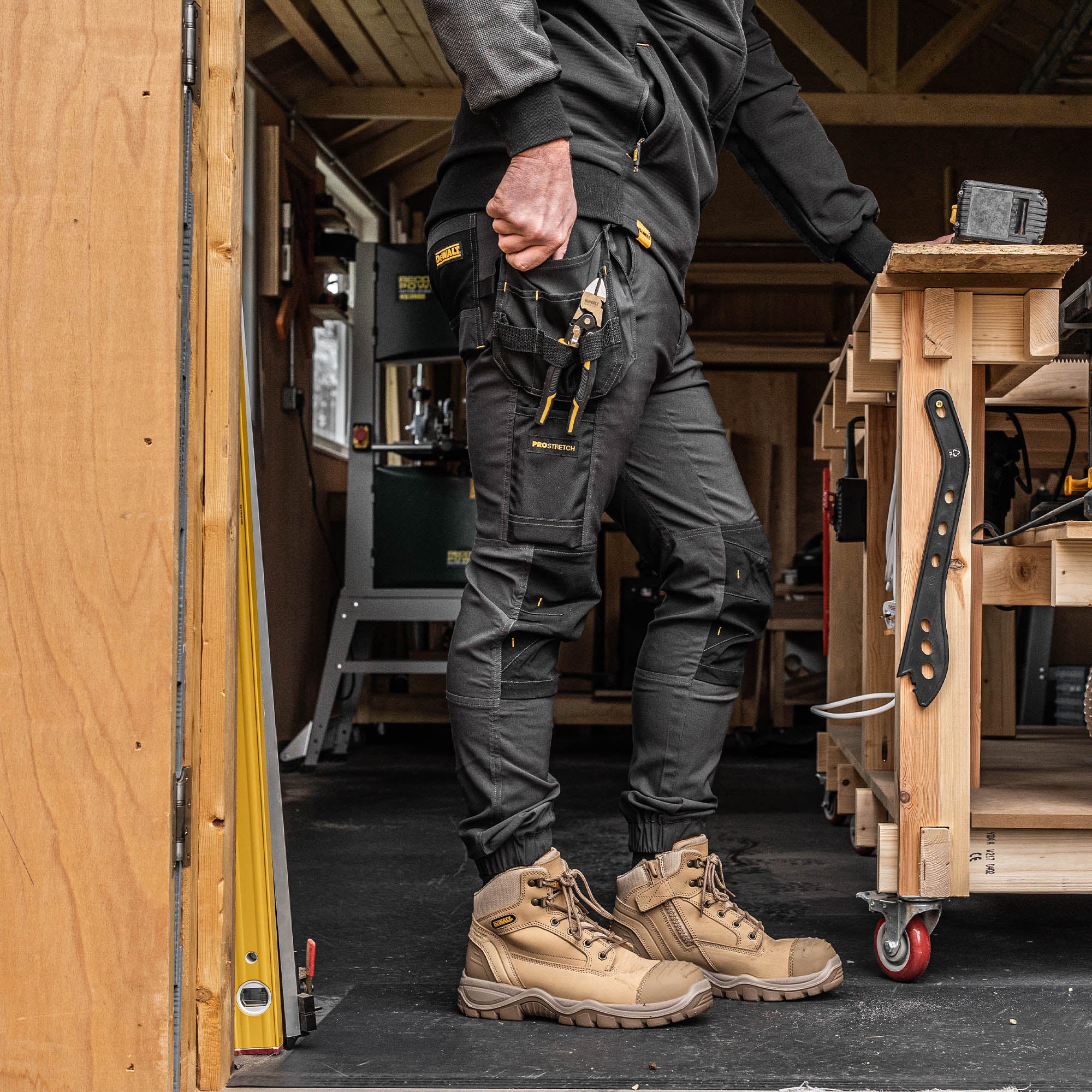 DEWALT Bainbridge Men's Pro-Stretch, Elasticated Hem, Holster Pocket Trousers - Image 7