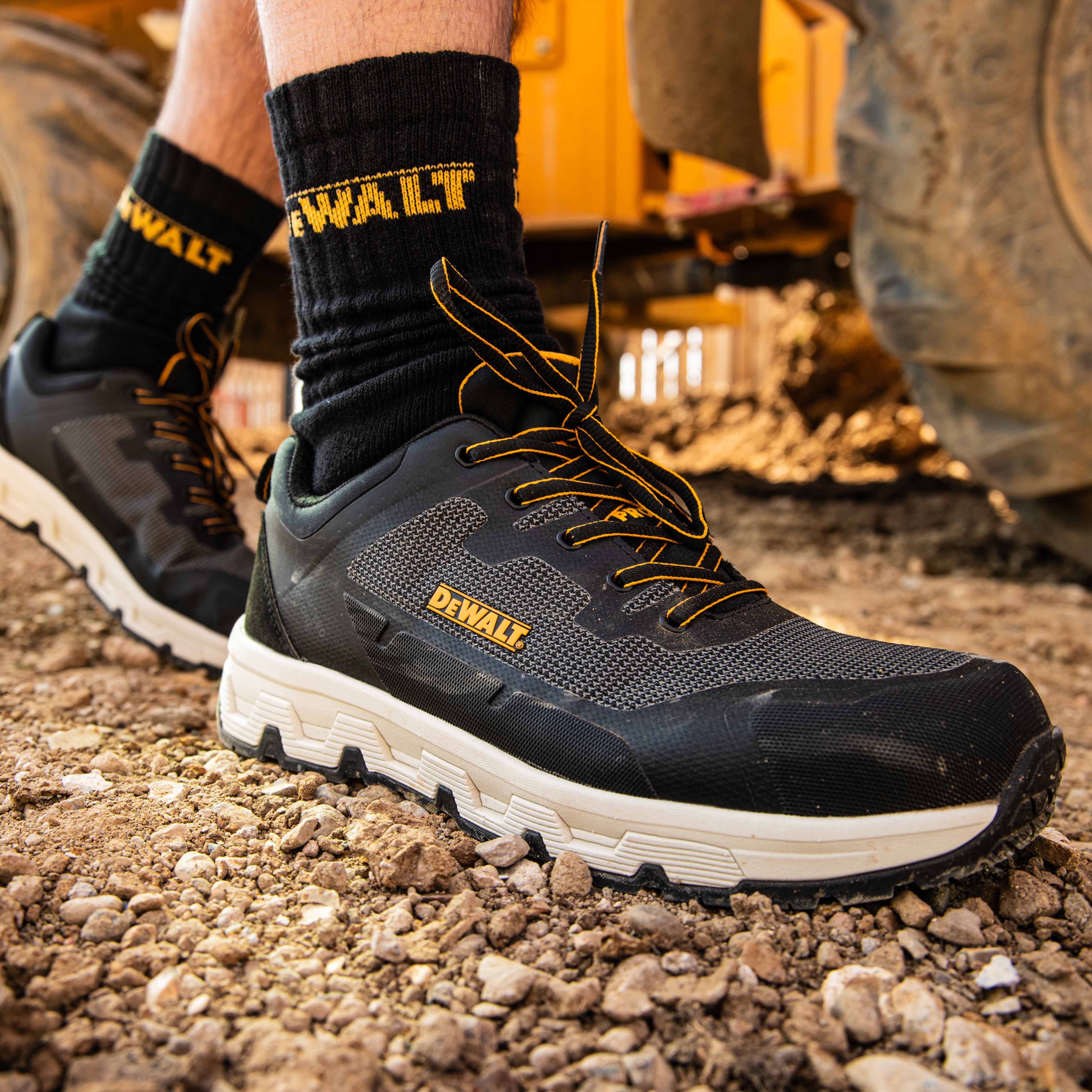 DEWALT Campbell Low Men's Lightweight, Aluminium Toe, Work Safety Trainer - Image 7