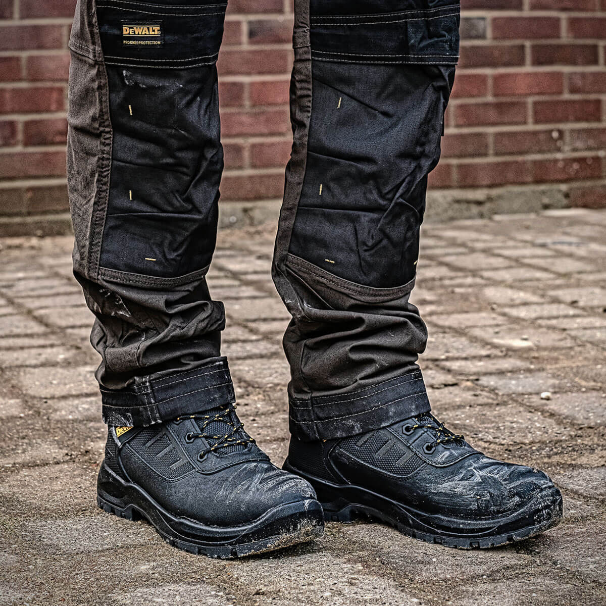 DEWALT Douglas Men's Waterproof Steel Toe Safety Boot - Image 4