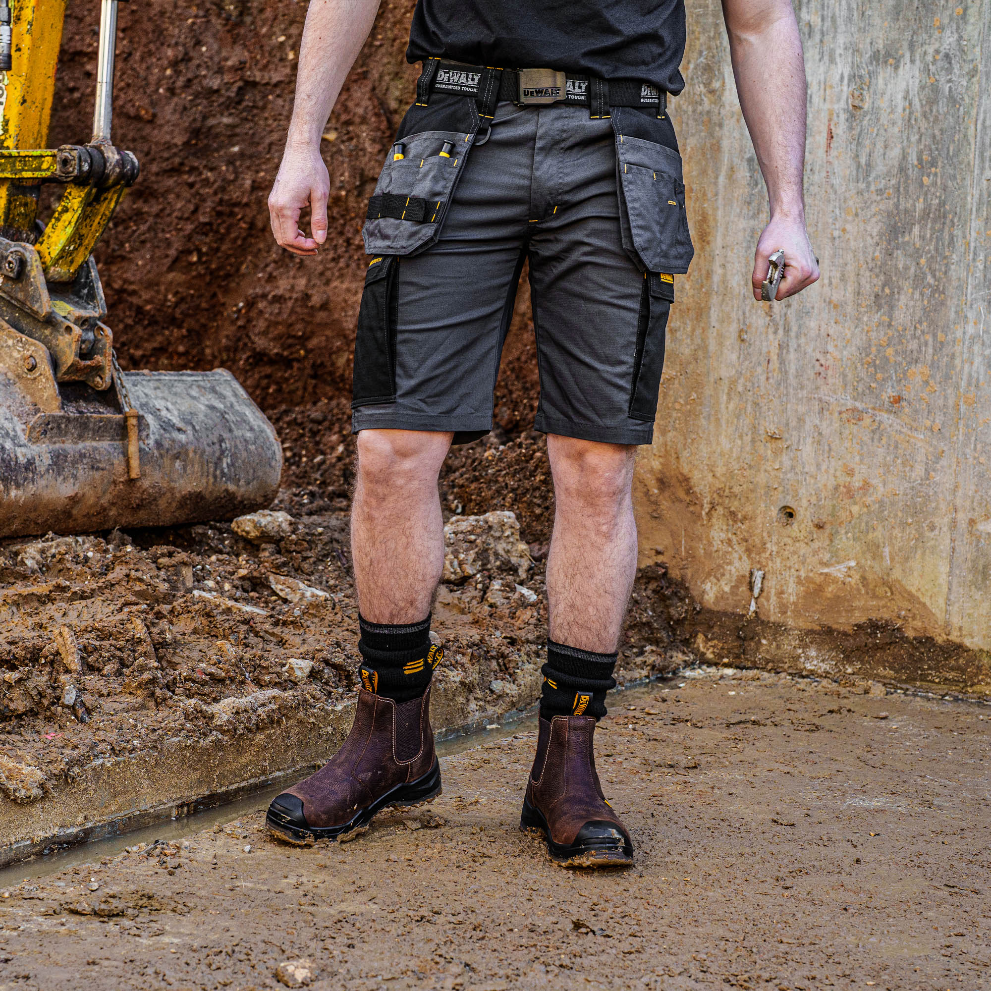 DEWALT High Point Men's, Pro-Stretch, Slim Fit, Holster Pocket, Cargo Work Shorts - Image 6