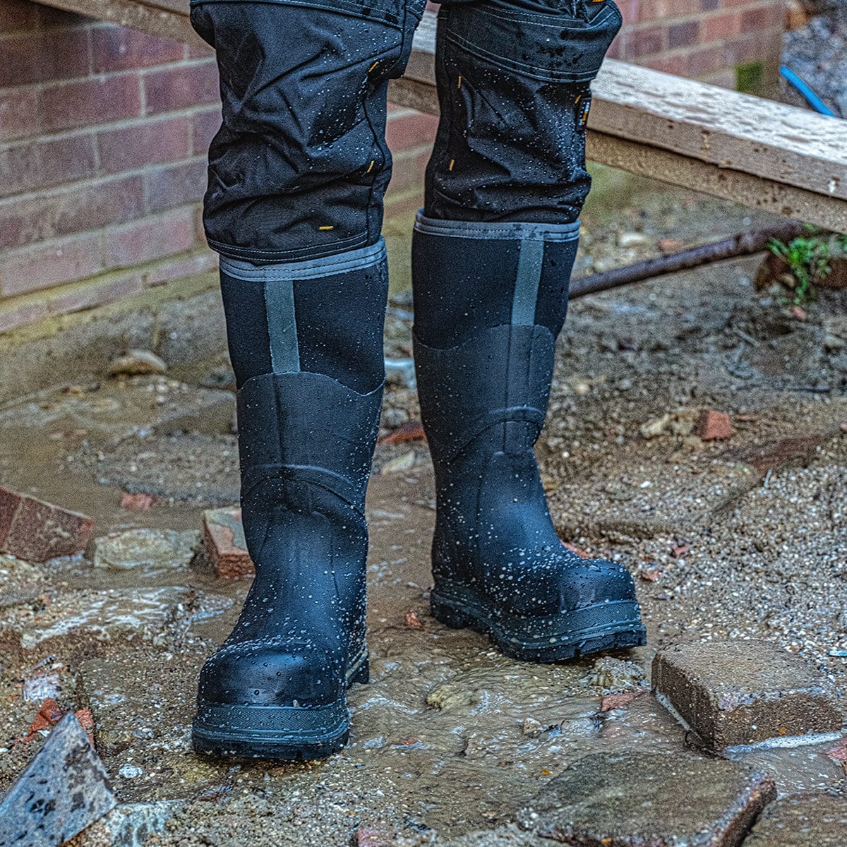 DEWALT Hobart Men's Neoprene, Waterproof, Thermal, Wellington Safety Boot - Image 4