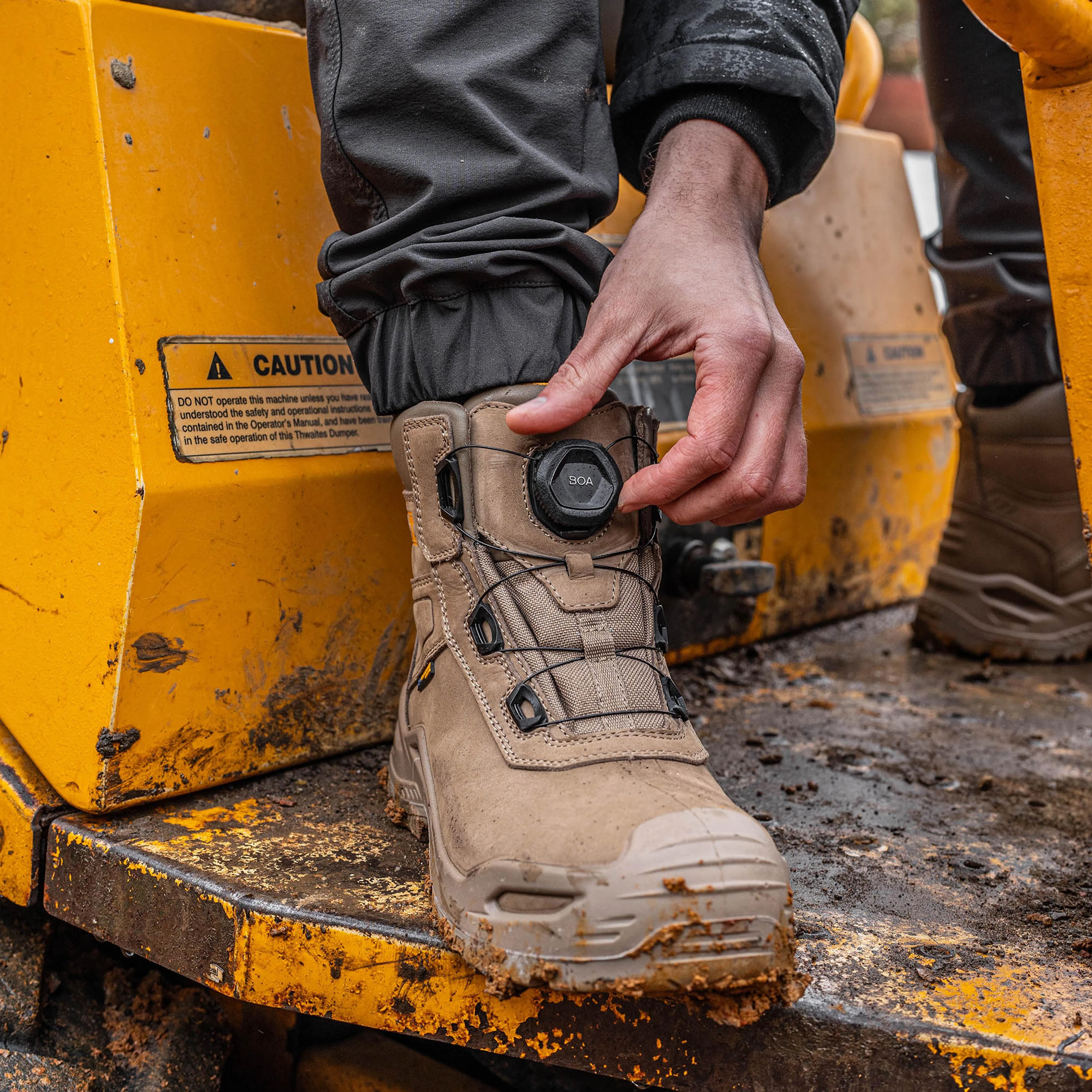 DEWALT Lander Men's Waterproof, BOA®, Nubuck Leather, Wide Fit, Non-Metallic Safety Toe Work Boot - Image 6