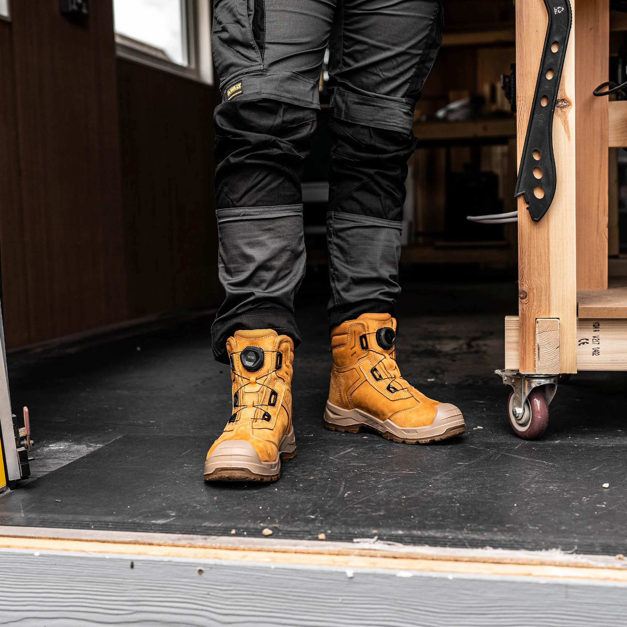 DEWALT Richardson Men's, BOA®, Nubuck Leather, Wide Fit, Steel Safety Toe Work Boot - Image 27